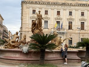 Archimedes Plaza and Fountain of