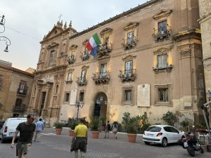 Town Hall St Dominic300