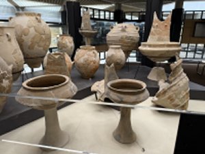 pots in Archaelogical Museum Siracusa300